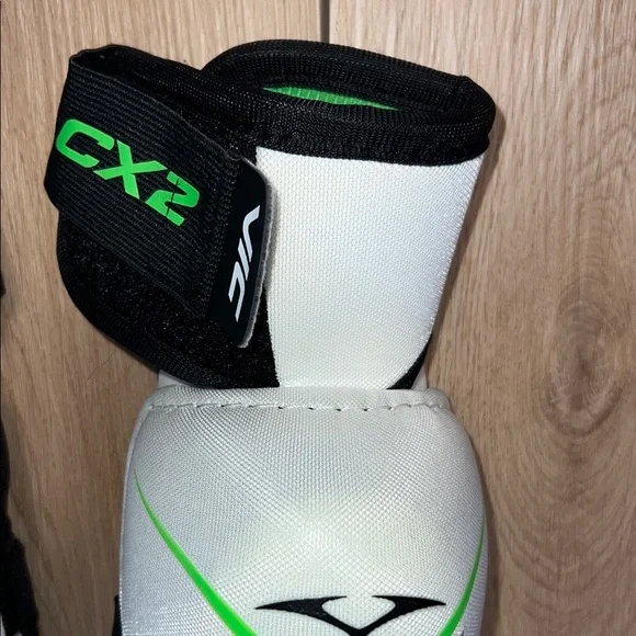 VIC CX2 White and Green Protective Elbow Pads - Picture 5 of 16